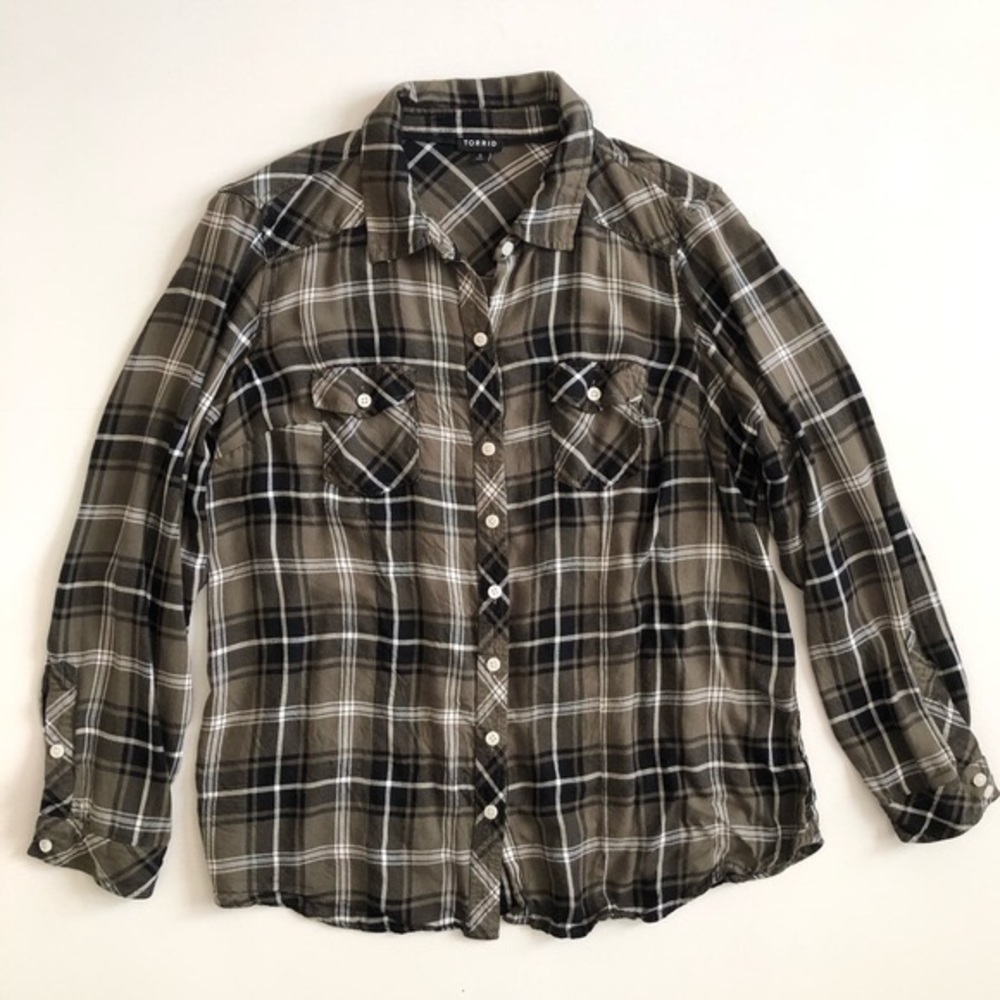TORRID Challis Plaid Button Shirt Green Size 0 - Picture 3 of 7